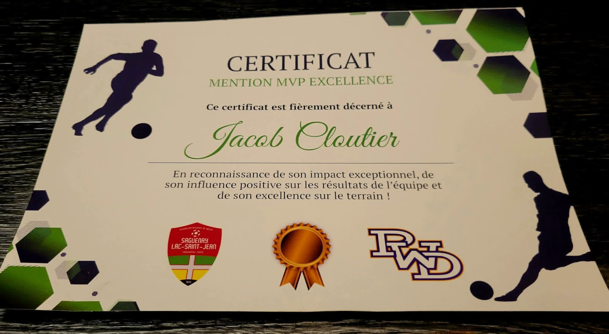 Certificat Mention MVP Excellence, Sport-Études PWD, remis à Jacob Cloutier